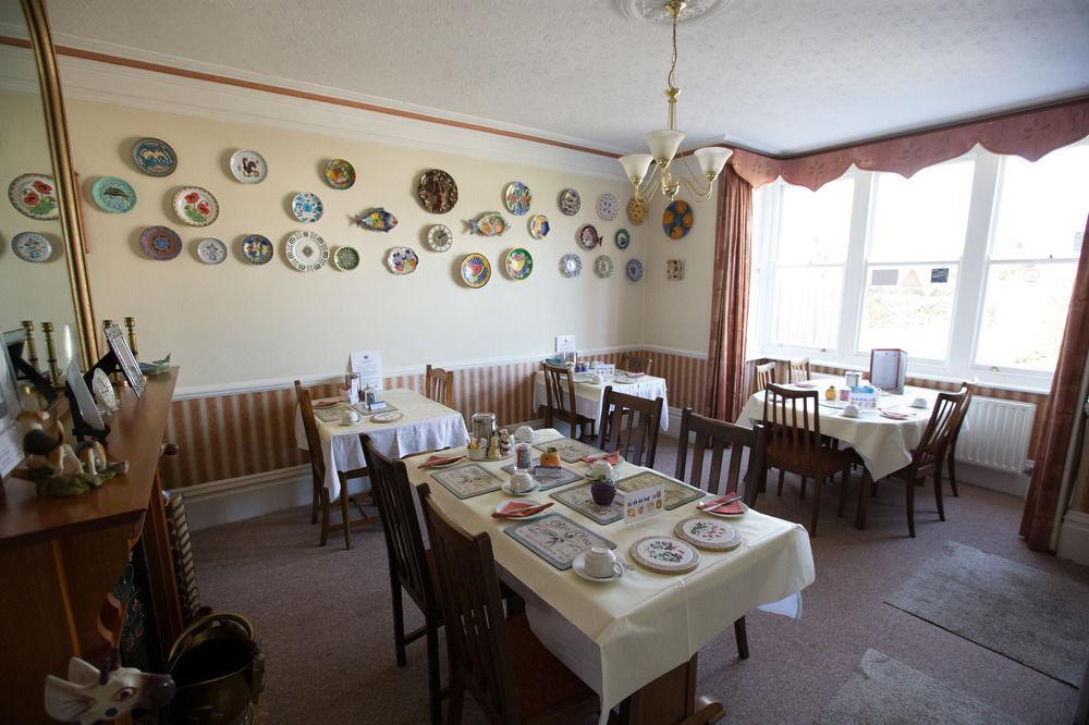 Rosemead Guest House Horley Esterno foto