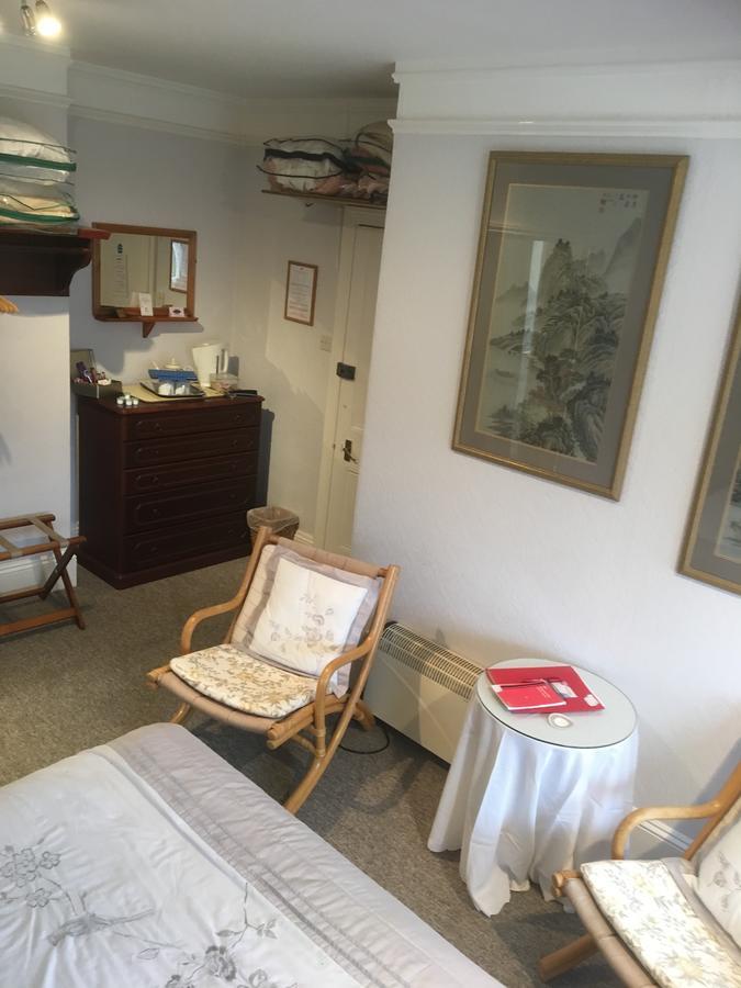 Rosemead Guest House Horley Esterno foto