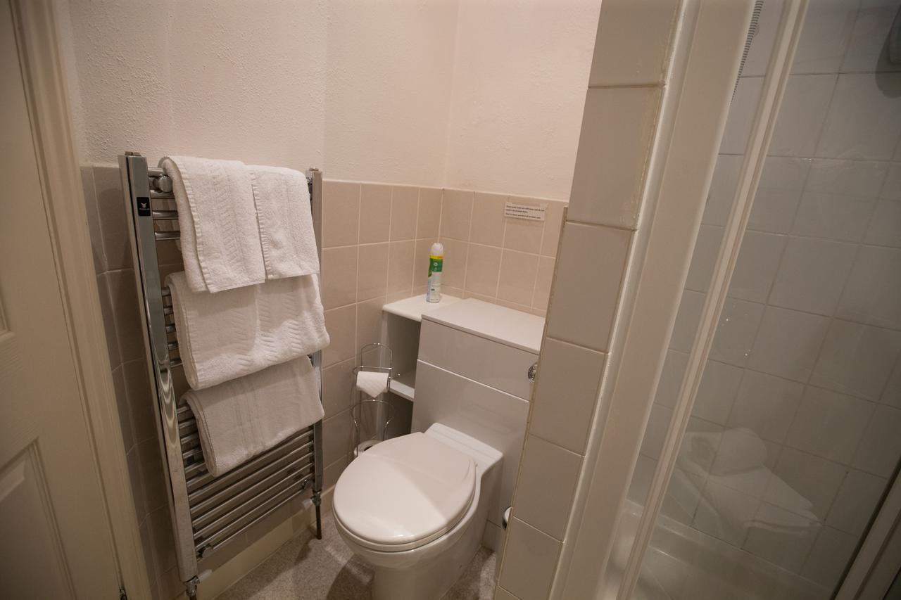 Rosemead Guest House Horley Esterno foto
